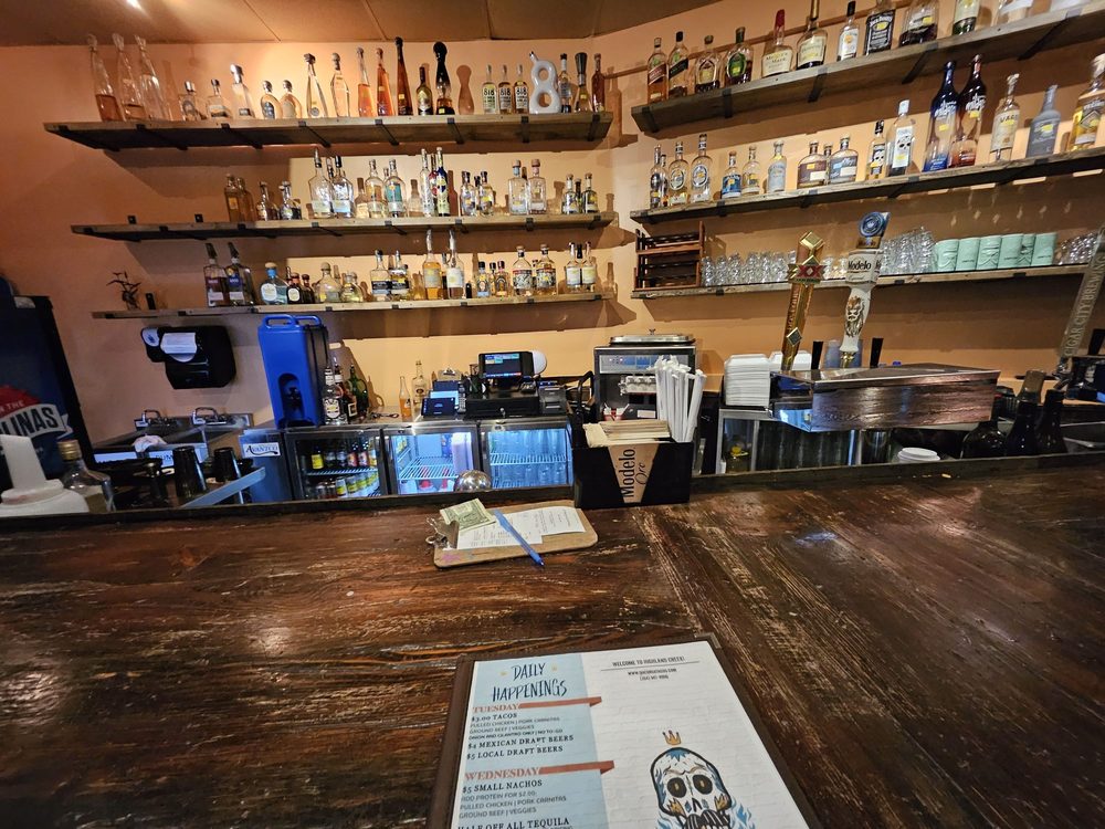 Que Onda Cantina - Highland Creek