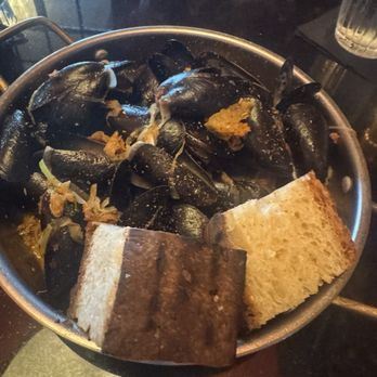 Wilhelm & Werner - Mussels and Focaccia - Bars Near Me - New Braunfels, Texas