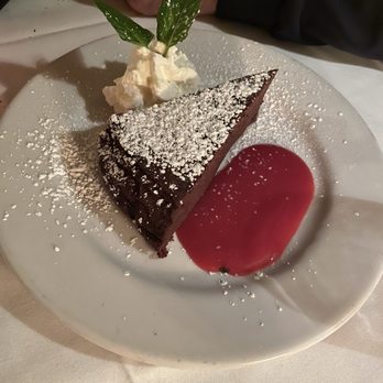 Cafe Bizou - Flourless chocolate cake - French Near Me - Agoura Hills, California