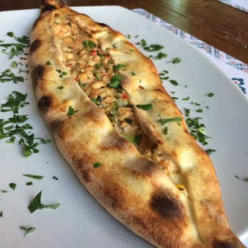 Malabadi Tammela - "Open pie" (viking pizza?) with chicken Tavuklu pide, kanapiiras 14.00 € (kanaa, paprikaa, sipulia, tomaattia ja juustoa) - Turkish Near Me - Tampere, 11