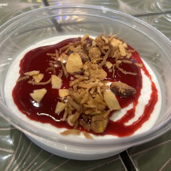 Yalla Motek - malawa panacotta vegan - Middle Eastern Near Me - Aventura, Florida