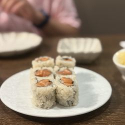 Gurume Sushi - Salmon