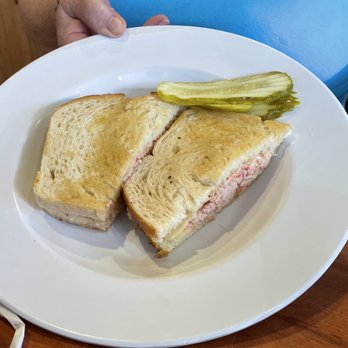 Duckie's Chowder House - Crab Sandwich. - Seafood Near Me - Cayucos, California
