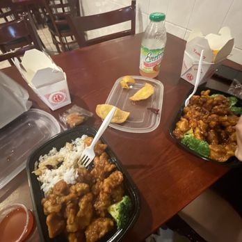 Eighty Eight Chinese Express - General tso chiken and crab ragon - Chinese Near Me - Lancaster, Pennsylvania