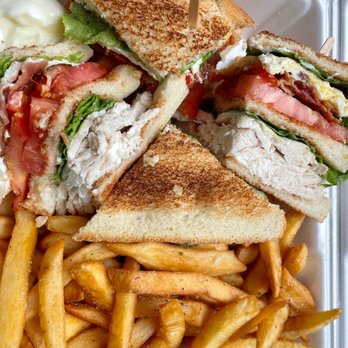 Le Vieux St-Laurent - a sandwich and french fries - Breakfast & Brunch Near Me - Montreal, Quebec Le Vieux St-Laurent - a sandwich and french fries - Breakfast & Brunch Near Me - Montreal, Quebec