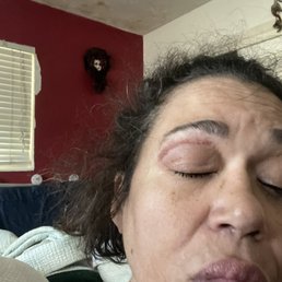 This is what an eyebrow wax at this salon looks like !!!!! Do not go there !!!