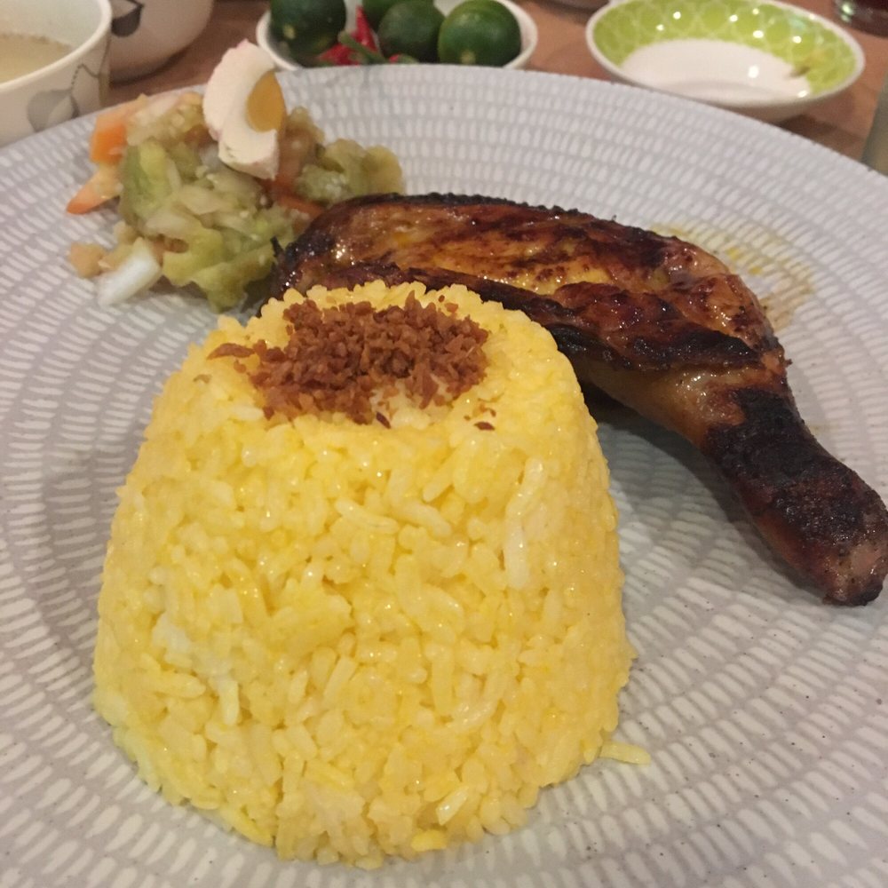 Aida's Chicken - Their paa portions may be small. Next time, I'll order the wings because they serve 3 pcs of it :) - Filipino Near Me - Makati, NCR