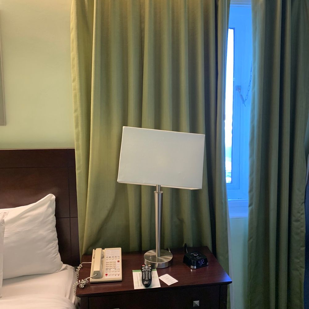 Miami Airport Hotel - This is what we saw when we walked in! - Hotels Near Me - Miami, Florida Miami Airport Hotel - This is what we saw when we walked in! - Hotels Near Me - Miami, Florida