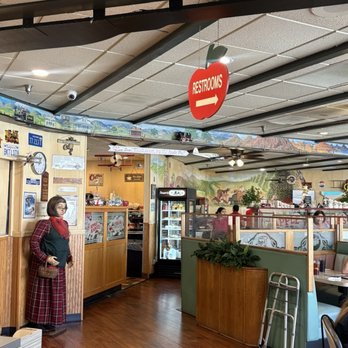 Apple Annie's - Inside - Breakfast & Brunch Near Me - Tulare, California Apple Annie's - Inside - Breakfast & Brunch Near Me - Tulare, California