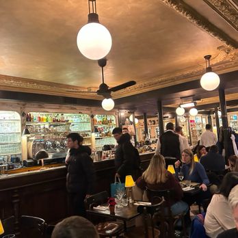 Les Antiquaires - Classic! - Bistros Near Me - Paris, 75