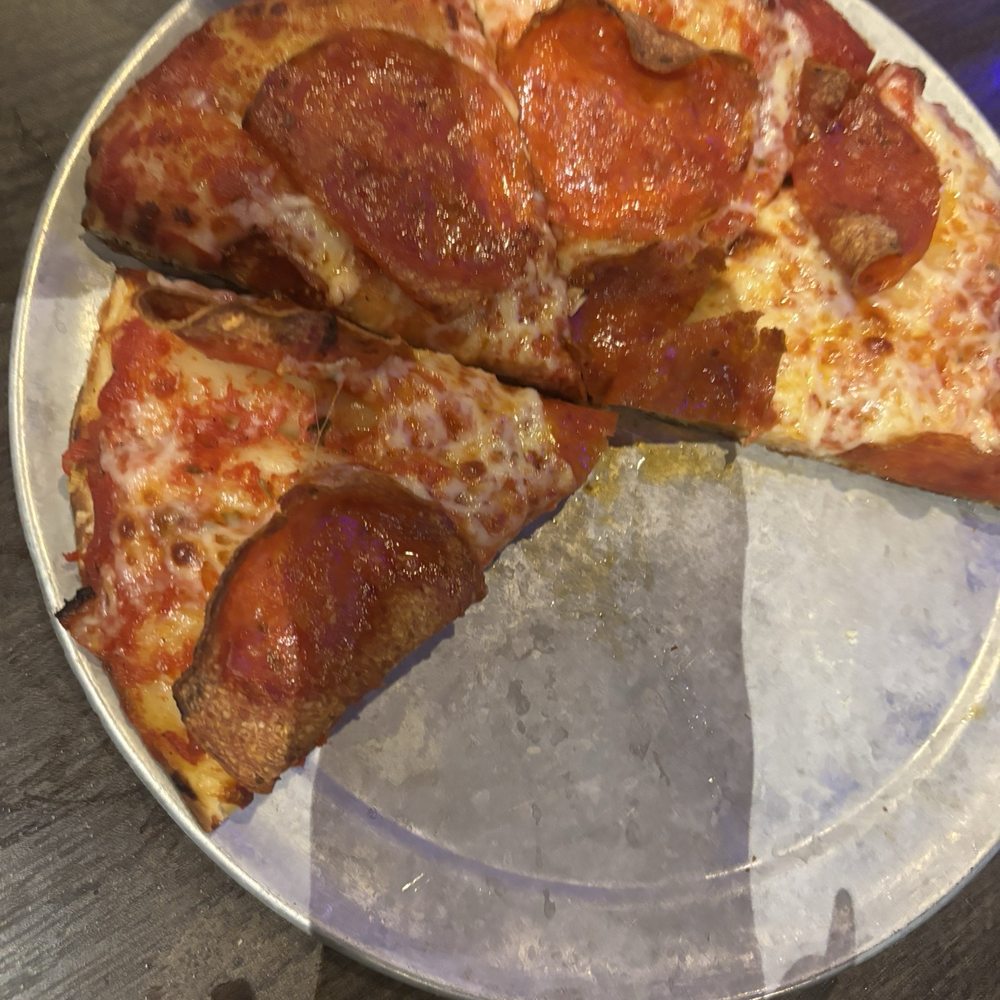 Small pepperoni pizza Small pepperoni pizza