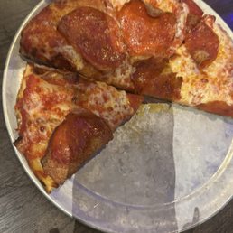 Small pepperoni pizza Small pepperoni pizza