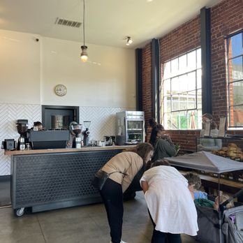 States Coffee - Inside ordering area - Coffee & Tea Near Me - Martinez, California States Coffee - Inside ordering area - Coffee & Tea Near Me - Martinez, California