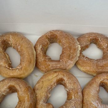 Peachey's Baking - 6 count glazed. - Food Trucks Near Me - Sarasota, Florida