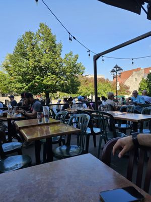 Pub John Michaels by null