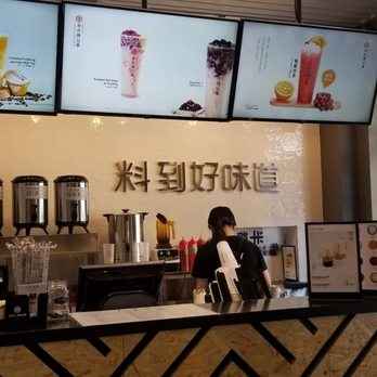 Shuyi Tealicious - a woman standing at the counter - Bubble Tea Near Me - Toronto, Ontario Shuyi Tealicious - a woman standing at the counter - Bubble Tea Near Me - Toronto, Ontario