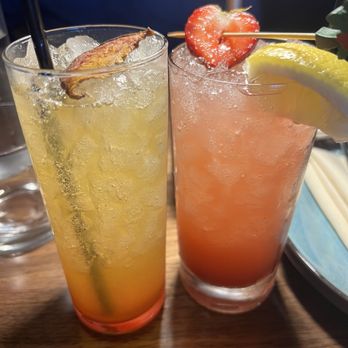 Selvin’s Restaurant & Lounge - Mango cocktail and n/a strawberry lemonade - New American Near Me - Thousand Oaks, California