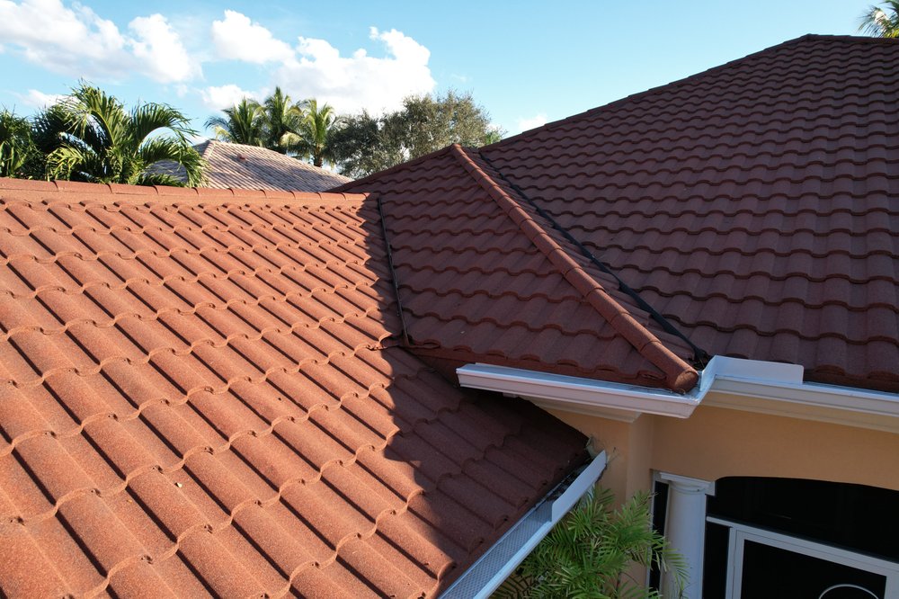 Slide of Universal Contracting & Solar