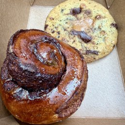 Bobka and Chocolate Chip Caramel Cookie. Bobka and Chocolate Chip Caramel Cookie.