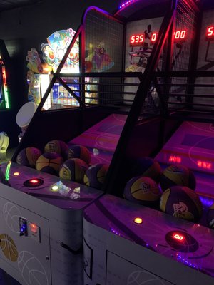 Arcade games and snacks - Pay hourly instead of per game!  Much more affordable than per swipe.  Don't worry about money and enjoy all you can in an hour or two for less than $20.