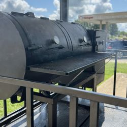 Smok’in Vet & Fire BBQ - Plenty of grill room