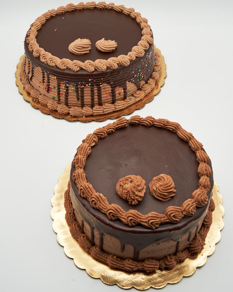 Saffron Cafe & Pastry Logo