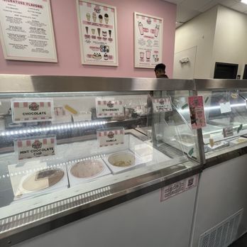 Kelly's Homemade Ice Cream - Ice Cream & Frozen Yogurt Near Me - Maitland, Florida Kelly's Homemade Ice Cream - Ice Cream & Frozen Yogurt Near Me - Maitland, Florida