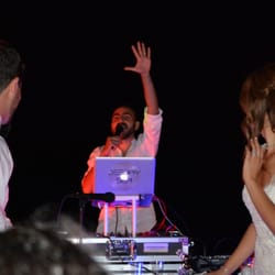 Dj Sepi - pumping up the crowd