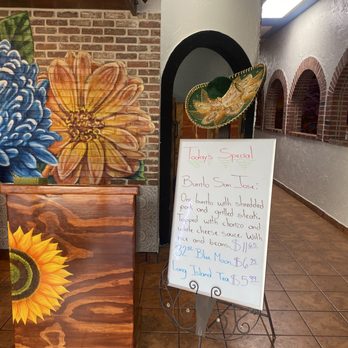 Cielito Lindo - Cute entrance - order the special! - Mexican Near Me - Vonore, Tennessee Cielito Lindo - Cute entrance - order the special! - Mexican Near Me - Vonore, Tennessee