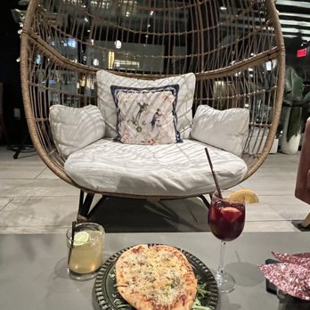 Glass Ceiling Rooftop - Lounges Near Me - New York, New York