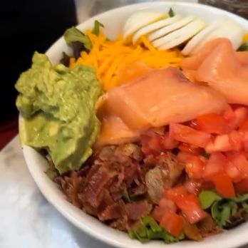 Fiore - Salmon salad - Breakfast & Brunch Near Me - Miami, Florida