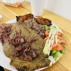 Mi Bodeguita One - Bistec de res con congris, ensalada y maduros