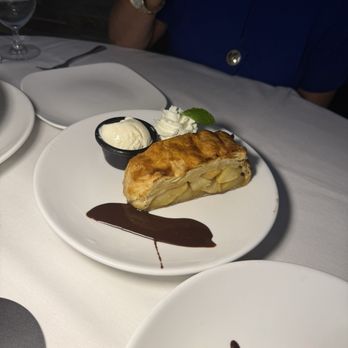Lumi's Restaurant - Apple strudel - Italian Near Me - Fairfield, New Jersey Lumi's Restaurant - Apple strudel - Italian Near Me - Fairfield, New Jersey