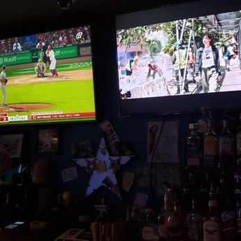 Broken Starr Saloon - Very dark bar - Bars Near Me - West Allis, Wisconsin
