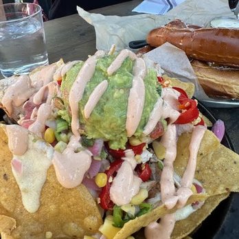 Fuller House - nachos - American Near Me - Hinsdale, Illinois