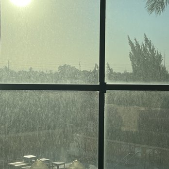 DoubleTree by Hilton Hotel Modesto - Dirty windows it's light outside inside and out - Hotels Near Me - Modesto, California