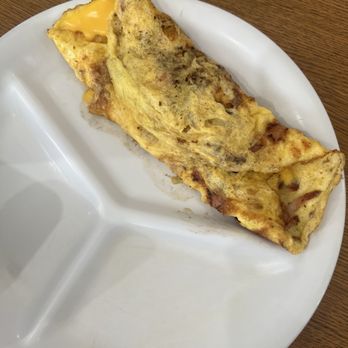Milla’s Place - Ham and cheddar omelette - Breakfast & Brunch Near Me - Florence, Alabama