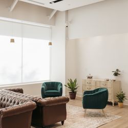 Julianna Salon in Webster