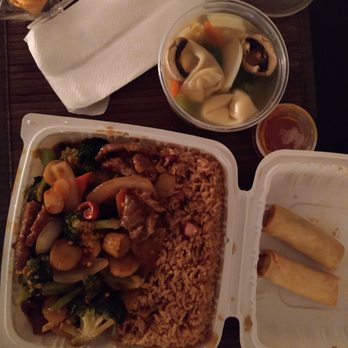 JJ Chinese Express - Over priced combo with only one entrée and one oily rice. Comes with two egg rolls and one soup. - Chinese Near Me - Long Beach, California JJ Chinese Express - Over priced combo with only one entrée and one oily rice. Comes with two egg rolls and one soup. - Chinese Near Me - Long Beach, California