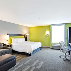 Home2 Suites by Hilton Azusa - Guest room