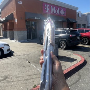 T-Mobile - T-Mobile Tuesday - Grill tongs - Mobile Phones Near Me - Oakland, California T-Mobile - T-Mobile Tuesday - Grill tongs - Mobile Phones Near Me - Oakland, California