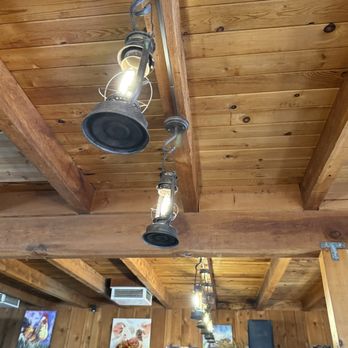 The Pizza Barn - NICE INTERIOR AND AMBIANCE - Pizza Near Me - Kernville, California The Pizza Barn - NICE INTERIOR AND AMBIANCE - Pizza Near Me - Kernville, California