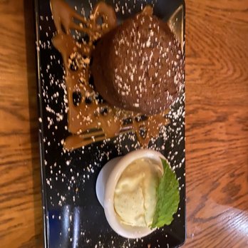 Les Ondes - Fondant au chocolat - Brasseries Near Me - Paris, 75 Les Ondes - Fondant au chocolat - Brasseries Near Me - Paris, 75