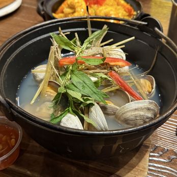 HEM Kitchen And Bar - Vietnamese Near Me - Houston, Texas
