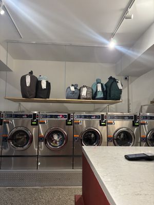 Laundry & Latte by null