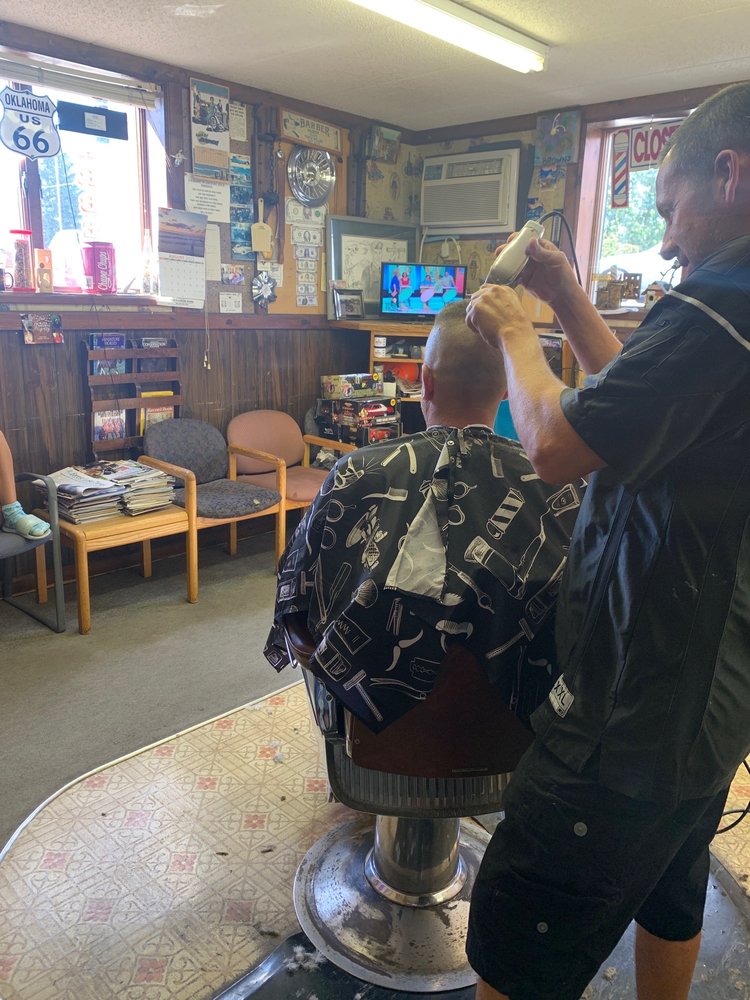 RUSSELL’S BARBER SHOP Updated August 2024 Wyoming, Minnesota