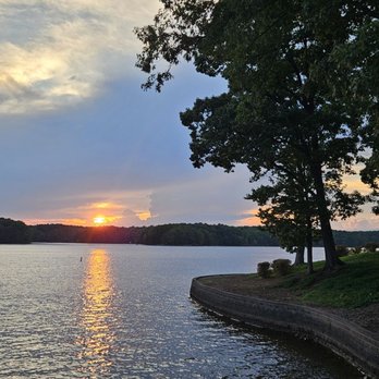 Blue Parrot Grill - Sunset view..Good drinks,good quality of food! - New American Near Me - Mooresville, North Carolina Blue Parrot Grill - Sunset view..Good drinks,good quality of food! - New American Near Me - Mooresville, North Carolina
