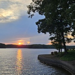 Sunset view..Good drinks,good quality of food!
