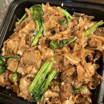 Vim Thai Restaurant - Pad See Ew with beef - Thai Near Me - Pico Rivera, California Vim Thai Restaurant - Pad See Ew with beef - Thai Near Me - Pico Rivera, California