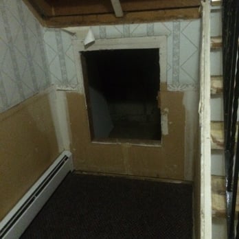 Simco Management - The hallways in the buildings , been sitting like this untouched for two weeks - Apartments Near Me - Girard, Ohio Simco Management - The hallways in the buildings , been sitting like this untouched for two weeks - Apartments Near Me - Girard, Ohio